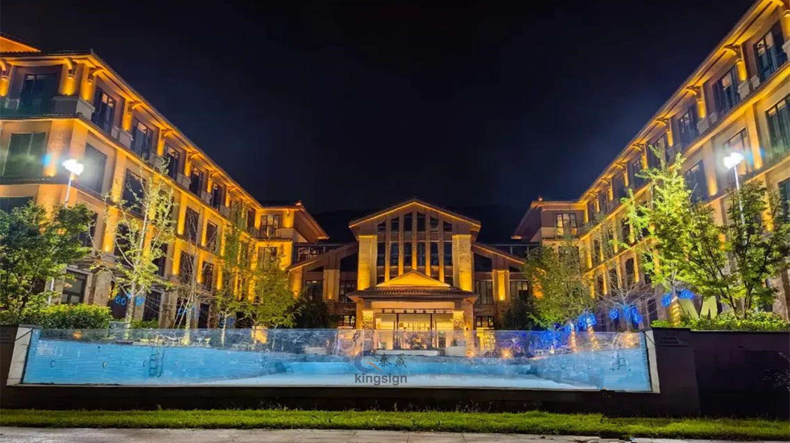 Akrilo plokštė prabangaus baseino langui